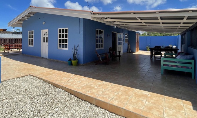 Moko Cottage | Casa Biba Dushi - 3 bedroom cottage - Live like a local!