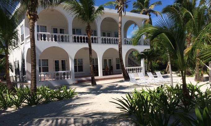 San Pedro House | Casa Blanca Mata Grande- Includes boat/captain! Gold Standard Approved!