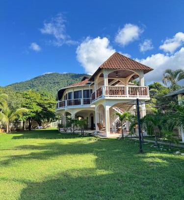 Trujillo House | Casa Blanca, Trujillo