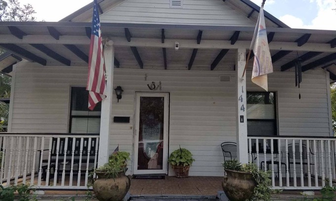 Lincolnville House | Casa Blanco - a historic Lincolnville cottage & just a short walk to downtown!