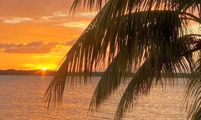 Placencia House | Casa Blanco - Lagoon Home with incredible sunsets!