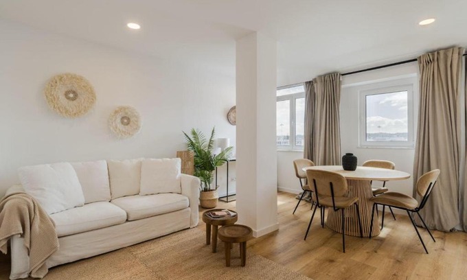 Alges Apartment | Casa Boma Lisboa - Sea View Apartment With Private Sunny Terrace - Alges I
