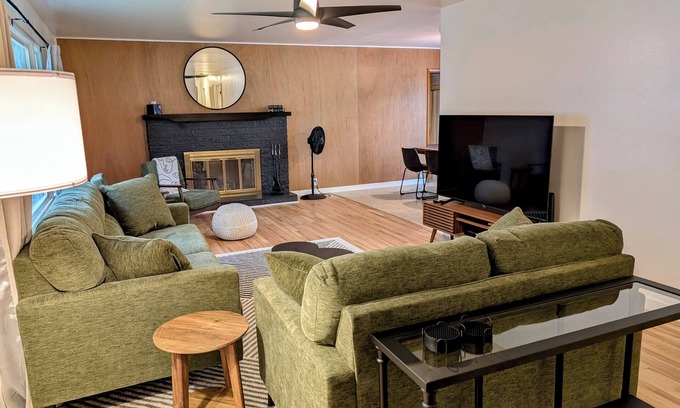 Grand Junction House | Casa Bonita - A mid-century retreat in Grand Junction!