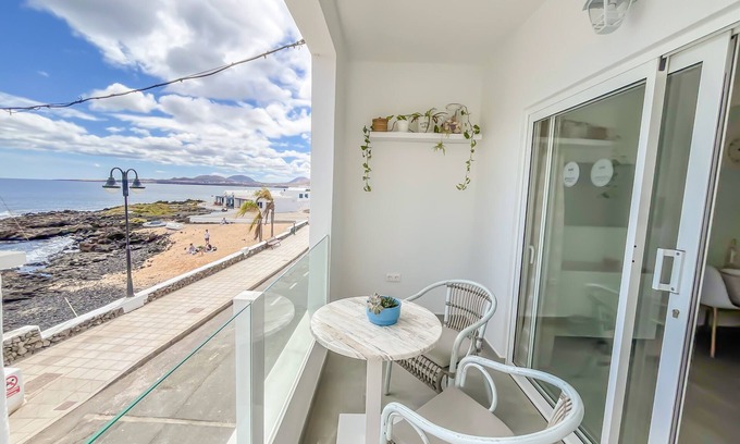 Punta Mujeres Apartment | Casa Burgao 2 on the front line with seaview terrace
