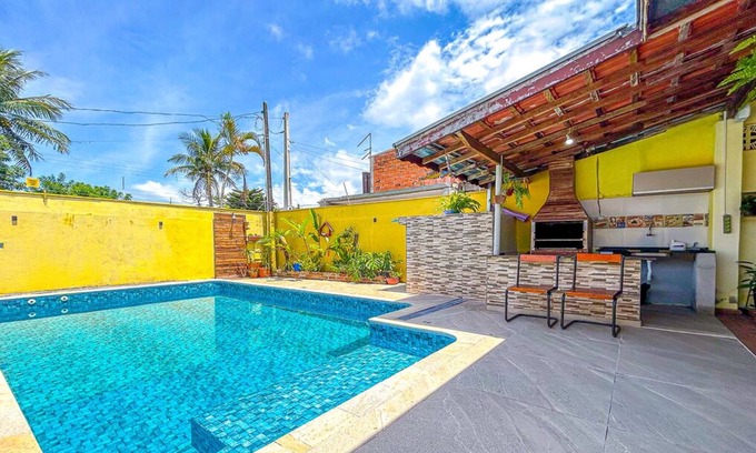 Ipiranga House | Casa c piscina e churrasqueira em Martim de Sá/SP
