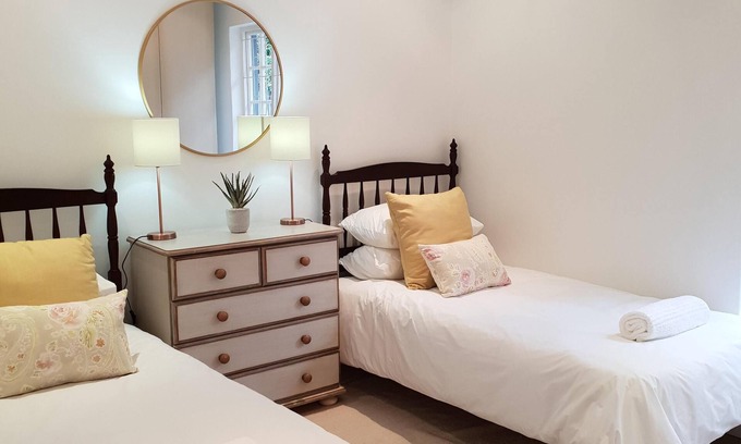 Caledon Apartment | Casa Caledon family friendly luxury accommodation.