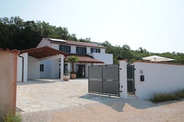 Brgod Villa | Casa Calendula in Brgod