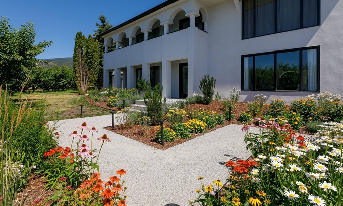 Okanagan-Similkameen Other | Casa Cereza / Spanish Home in Orchard