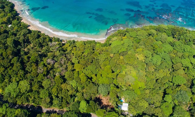 Chiguata House | Casa Cerise Beachfront