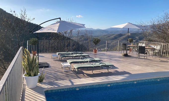 Algarinejo House | Casa Cerretillo, "A slice of paradise" Rural White House with Modern Luxuries