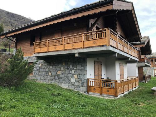 Saint-Francois-Longchamp Ski Chalet | CASA-Chalet des Ponts : Évasion au Col Madeleine