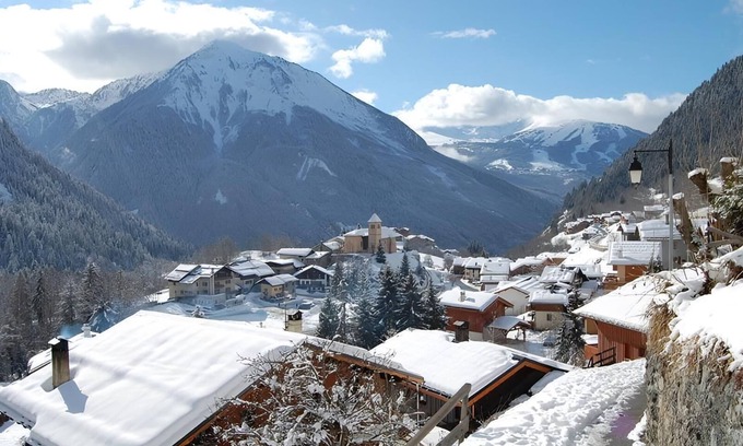 Champagny-en-Vanoise Ski Chalet | CASA-Chalet le Pointon 3 : Votre Évasion Parfaite
