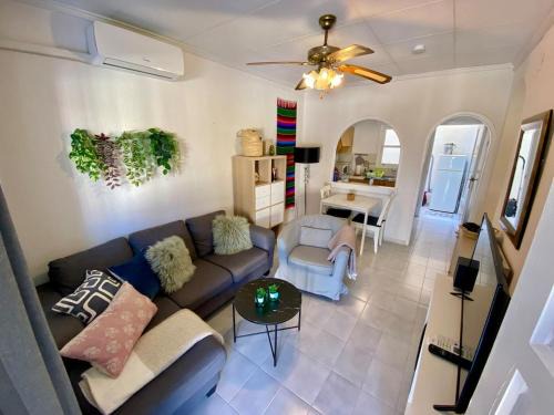 El Chaparral House | Casa Clarita
