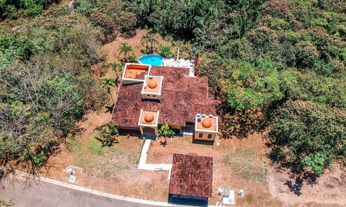 Esterillos Oeste House | Casa Colibri - Hidden Gem with spacious rooms