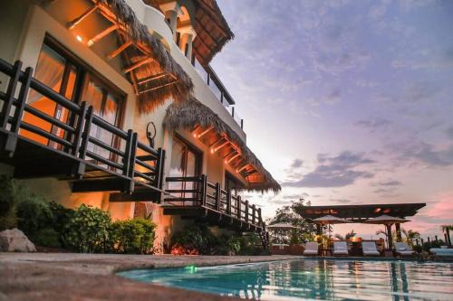 Isla Navidad Villa | Casa Colina