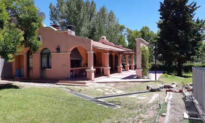Maipu House | Casa con parque por los caminos del vino