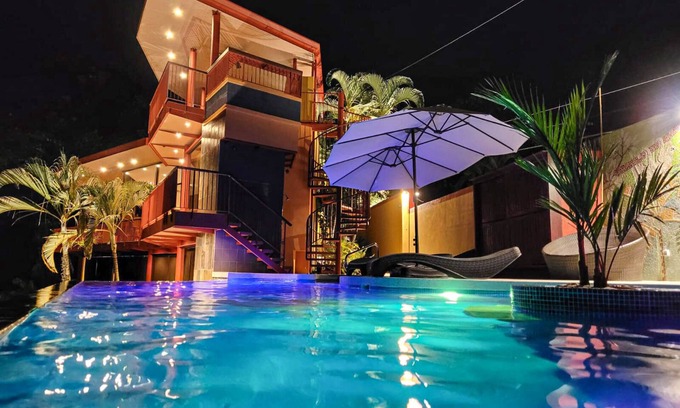 Manuel Antonio Villa | Casa Cristal, Great Ocean Views, Walk to the Beach