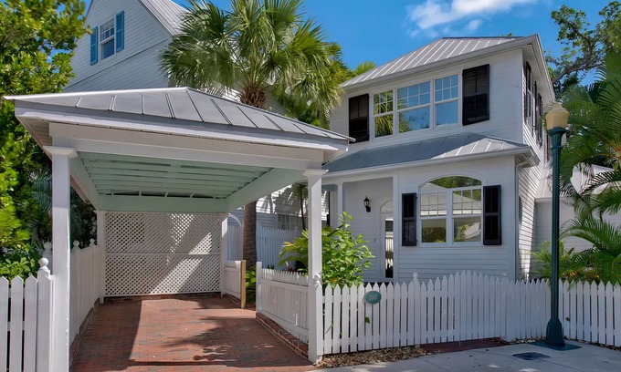 Key West House | Casa Cristol- Family and Pet Friendly - Classic KW Charm Superb Location!