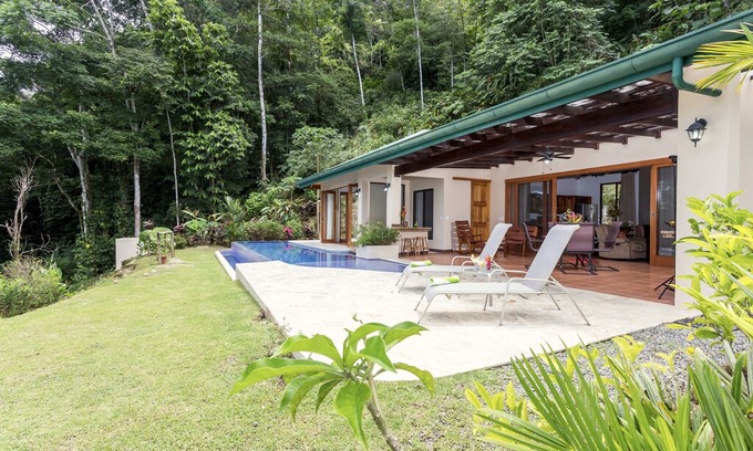 Dominical House | Casa Dakota Escaleras CR