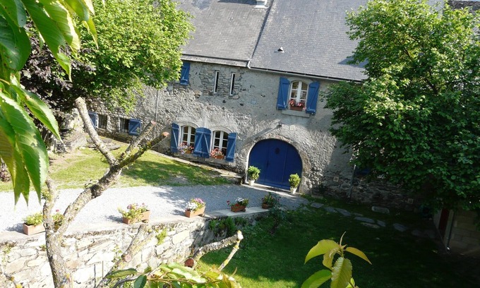 Guchan House | Casa Dartos: A large old village house, very quiet and cosy.