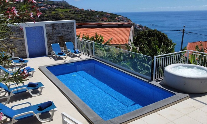 Estrela da Calheta House | Casa das Flores by LovelyStay