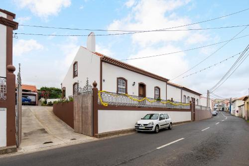 Porto Judeu House | Casa das Rosas