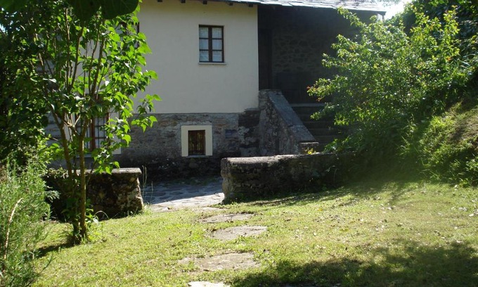 Naraval House | Casa de Aldea Vache