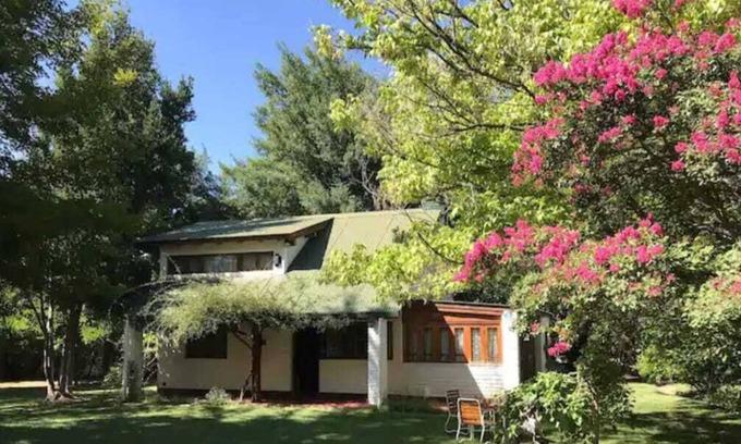 Tupungato Cabin | Casa de Campo El Balcón, among its own vineyards, Valle de Uco, Tupungato.