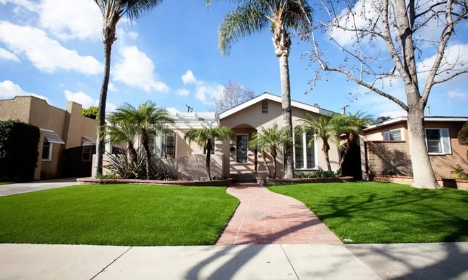 Anaheim Colony Historic District House | Casa de Citron Near Disney