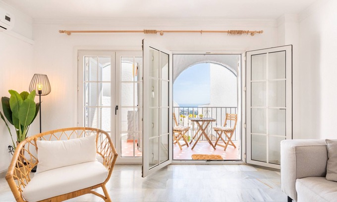 Benalmadena Ski Chalet | Casa de la Buena Vida | 3 Bedroom Townhouse with Sea View