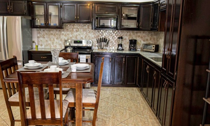 Piarco Apartment | Casa De Llewellyn