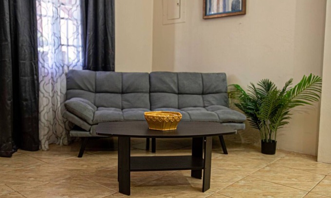 Piarco Apartment | Casa De Llewellyn