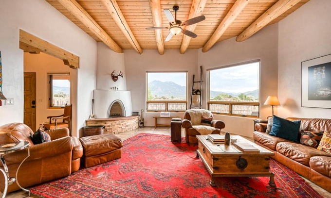Taos House | Casa De Los Conejos