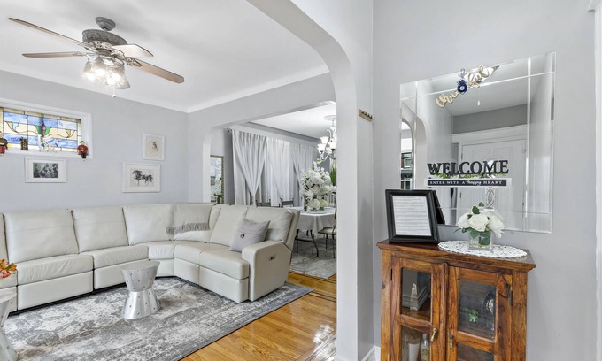 North Bergen Apartment | ★Casa de Paz I ★Min to American Dream Mall ★ Min to NYC★