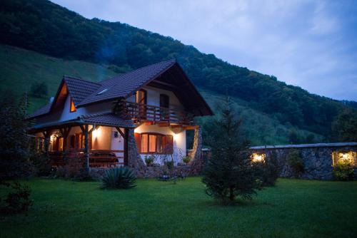Sasciori House | Casa de Piatra
