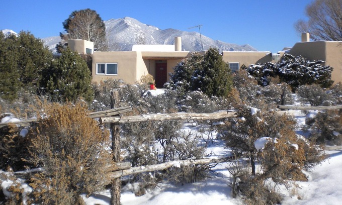 El Prado House | Casa del Sol, Great Views, Splendid Courtyards between Town and the Ski Valley