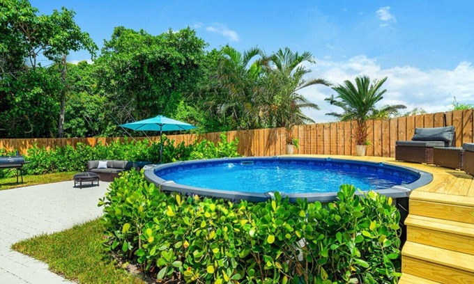 Poiciana Park II House | Casa del Sol - Heated Pool, Mins to Beach and DT