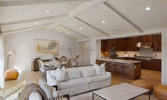 Del Monte Forest House | Casa Del Sol: New Three Bed 3 Bath overlooking MPCC Fairway