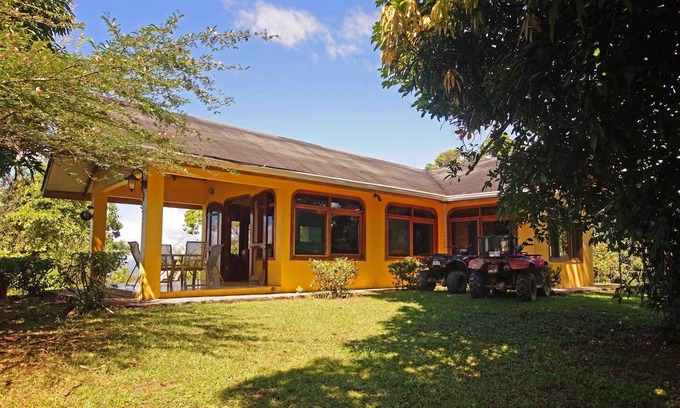 Pavones House | Casa del Sol - Quiet Wildlife Paradise with Fantastic Ocean Views