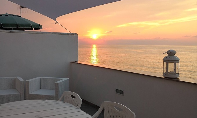 Acquarone House | Casa delle Rondini with garden and terrace overlooking the sea