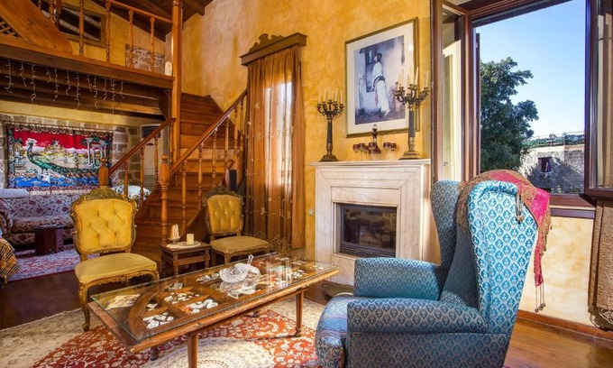 Rhodes Old Town Ski Chalet | CASA DI ALEJANDRO