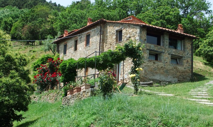 Pietrabuona House | Casa di Alfiero del Podere Cima di Zano - apartment for 4 people