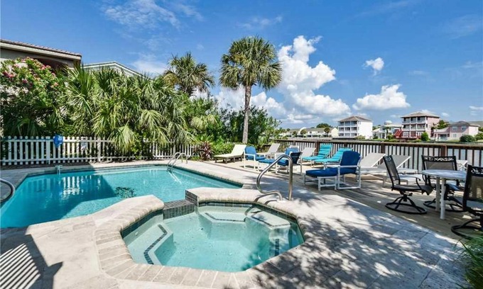 Destin House | Casa Di Amore by Compass Resorts