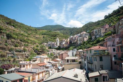 Manarola Apartment | Casa Di Mezzo by Arbaspàa