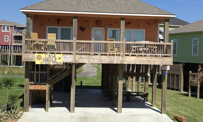 Port Bolivar House | Casa Dingle - A little Cozumel at Crystal Beach! 974 S. Stingaree