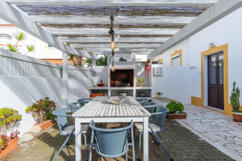 Vila Nova de Milfontes House | CASA DO TANQUE AMARELO by Stay in Alentejo