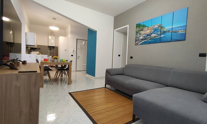 La Spezia Historic Centre Apartment | Casa Dora 5 Terre close to trains and ferries - A/C - Wi-Fi