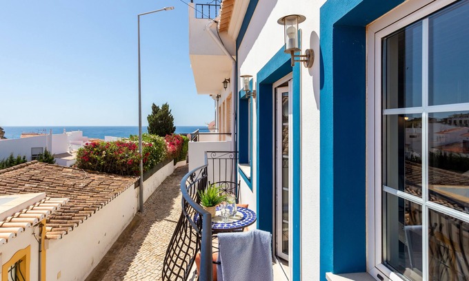 Burgau Apartment | Casa Dos Sonhos (House of Dreams) in heart of old Fishing Village