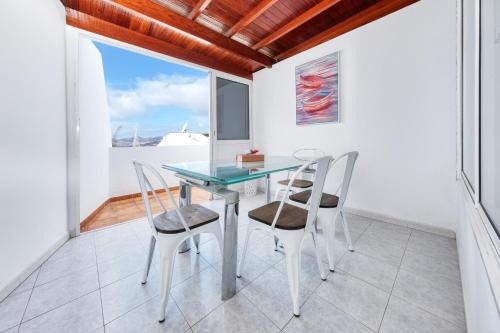 Puerto del Carmen House | Casa el Varadero - Access Pool and Sport Center and Air-Con By Lanzarote Vacation Homes