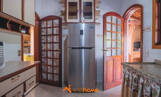 Aguas de Santa Barbara House | Casa em Santa Bárbara com piscina e forno a lenha